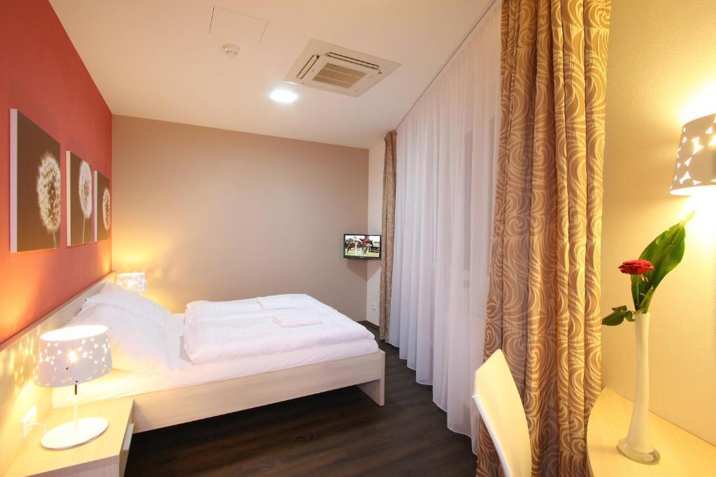 Hotel Gol Garni Olomouc Oda fotoğraf